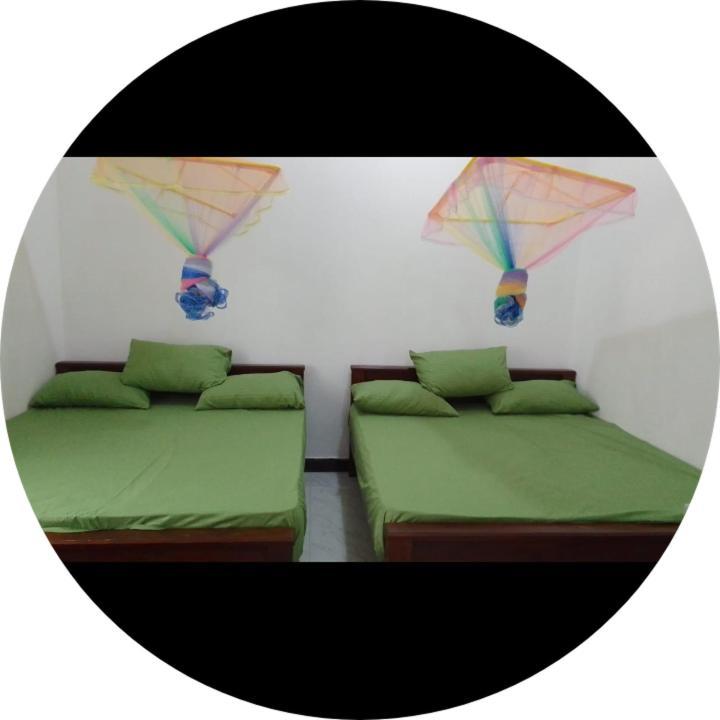 Dinesh Guest House Kataragama Ngoại thất bức ảnh