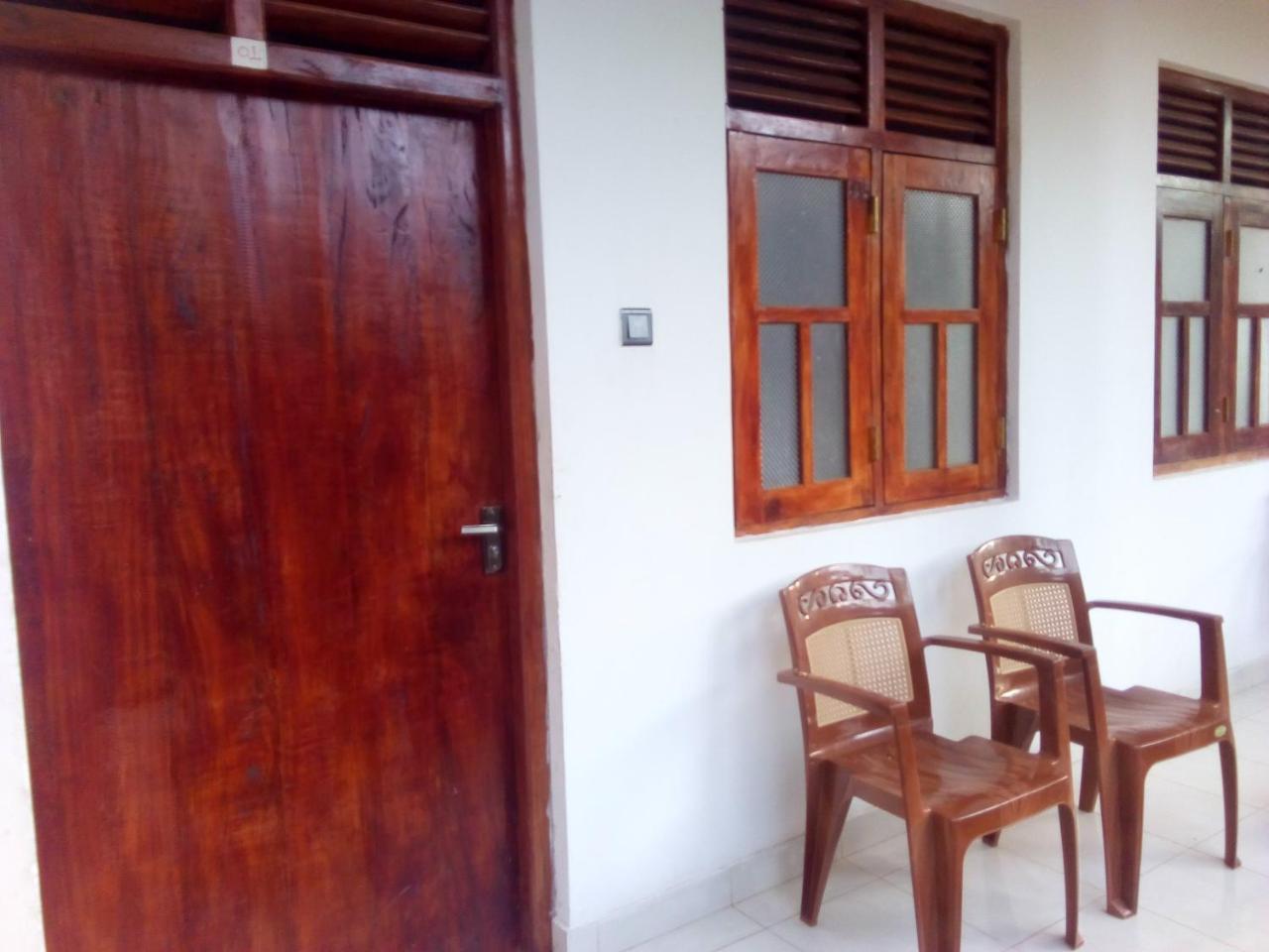 Dinesh Guest House Kataragama Ngoại thất bức ảnh